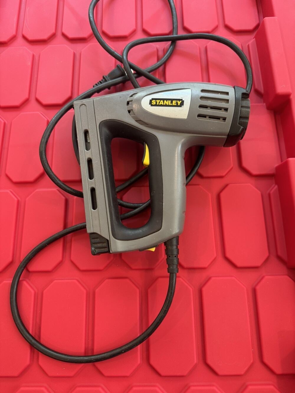 STANLEY Sharpshooter Corded Electric Stapler 120v 60Hz TRA Staples (TRE550)